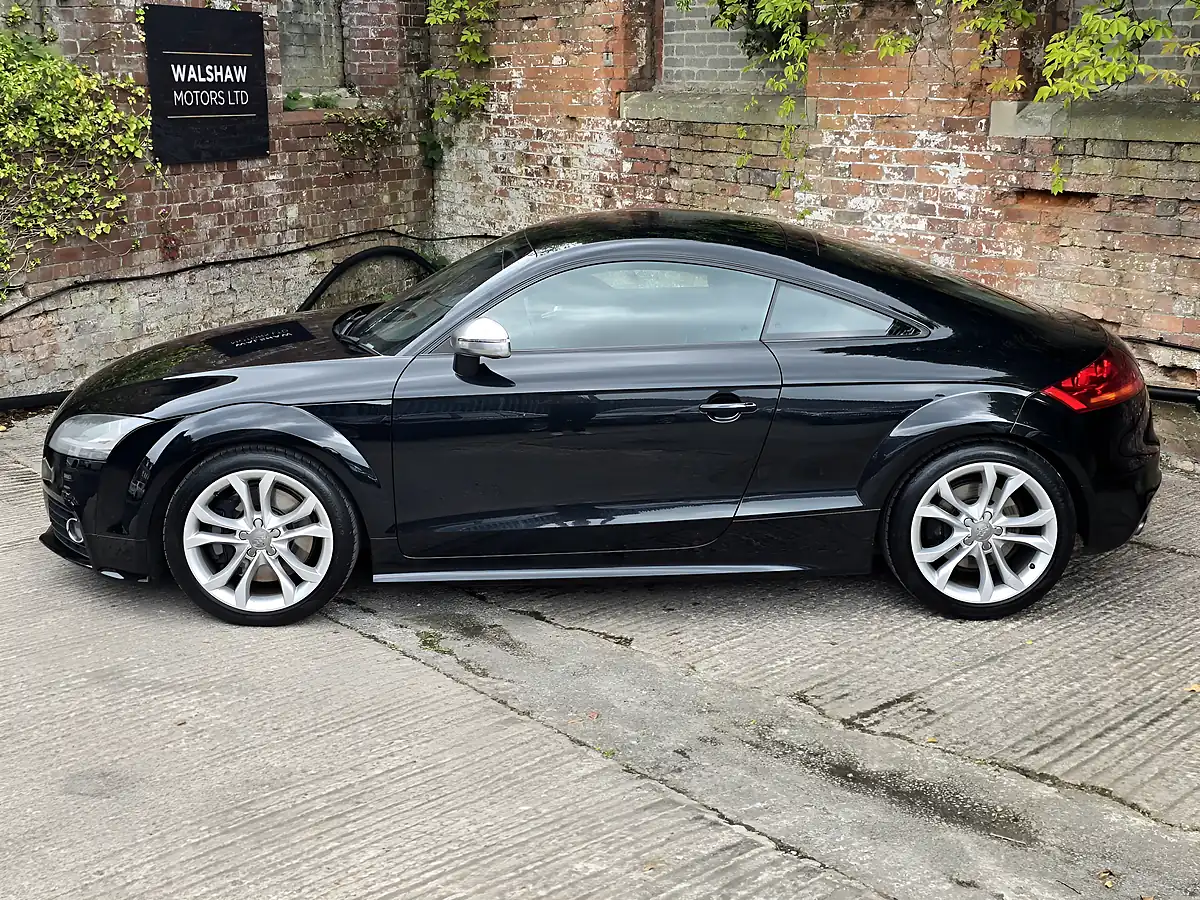 Used 2008 Audi Tts Black - Interior and Exterior details 12