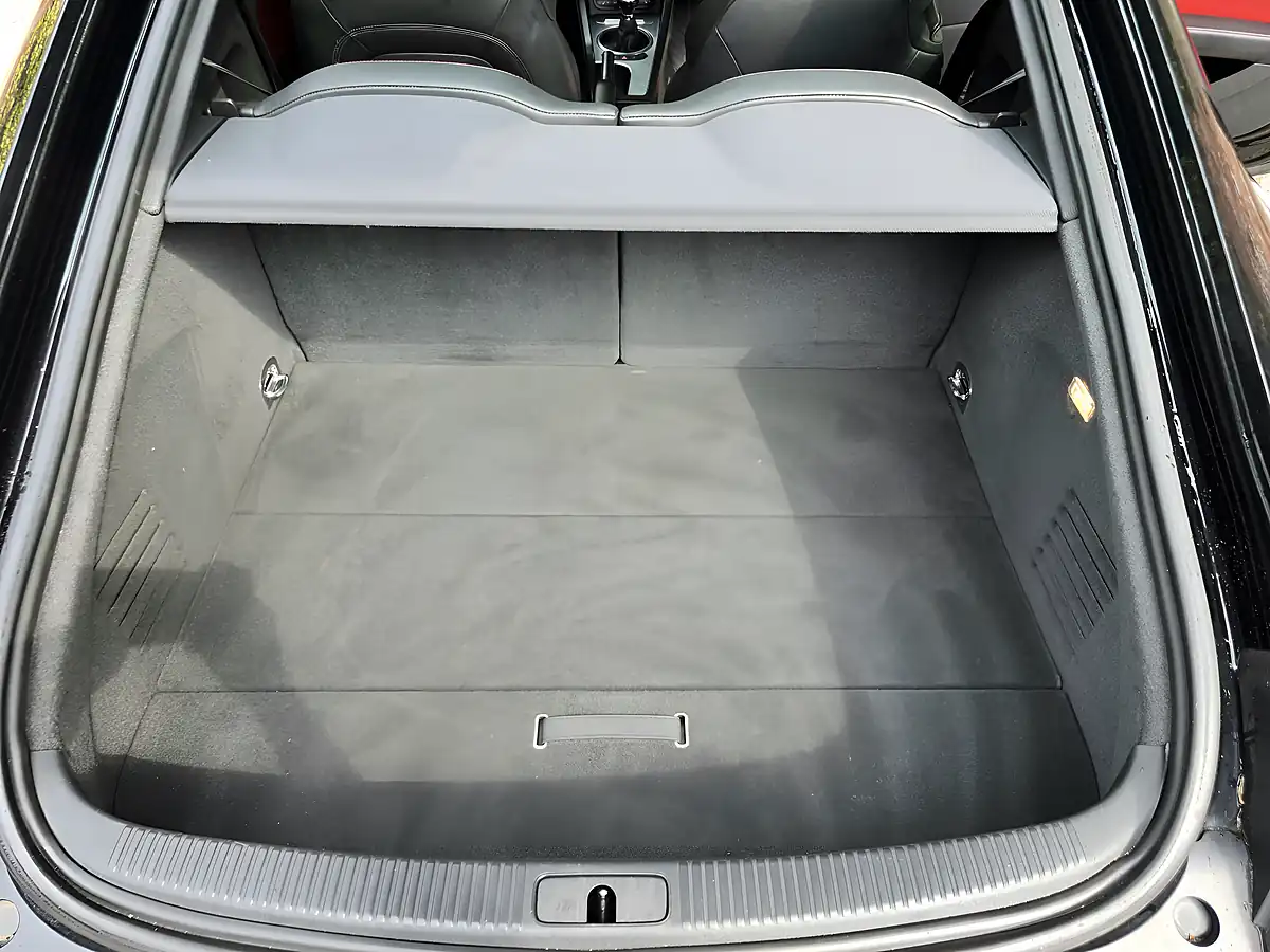Used 2008 Audi Tts Black - Interior and Exterior details 15