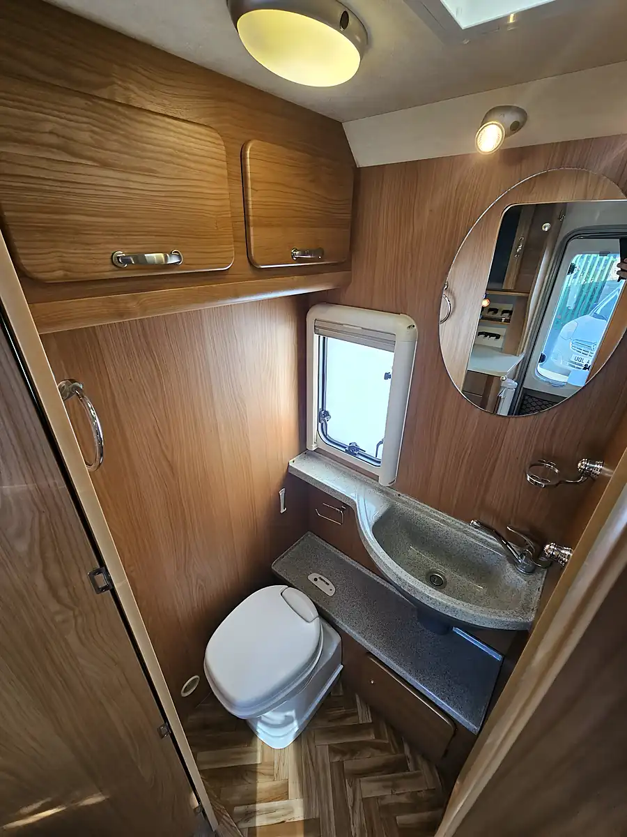 Used 2008 Autocruise Stardream Luxury Low Profile 2 Berth Coachbuilt White - Interior and Exterior details 16