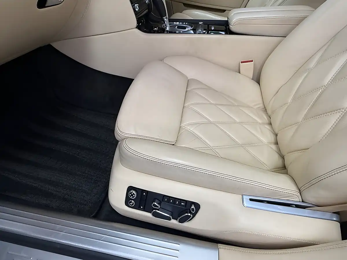 Used 2008 Bentley Continental Flying Spur Silver - Interior and Exterior details 20