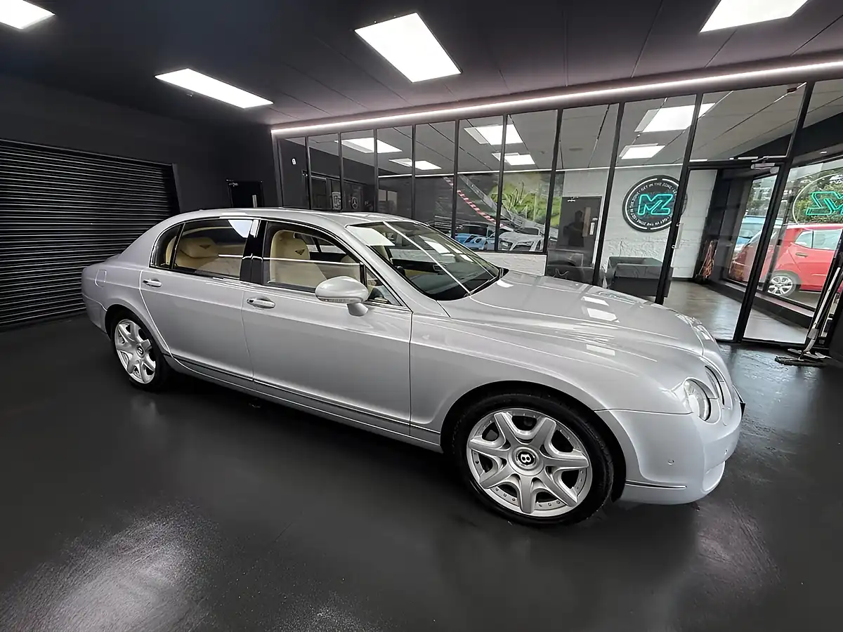 Used 2008 Bentley Continental Flying Spur Silver - Interior and Exterior details 4