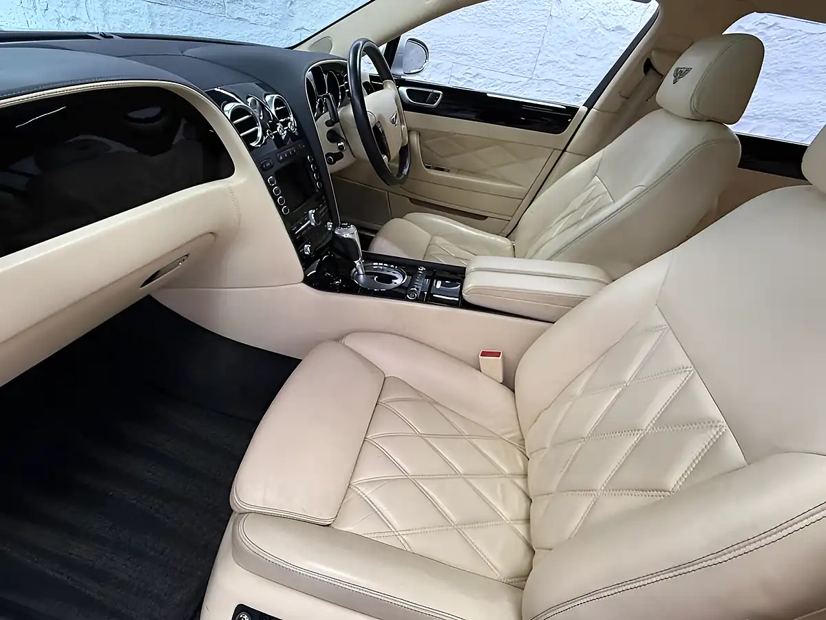 Used 2008 Bentley Continental Flying Spur Silver - Interior and Exterior details 7