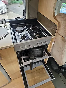 Used 2008 Bessacarr E495 Coachbuilt 6 Berth Rear U Lounge - Interior and Exterior details 11