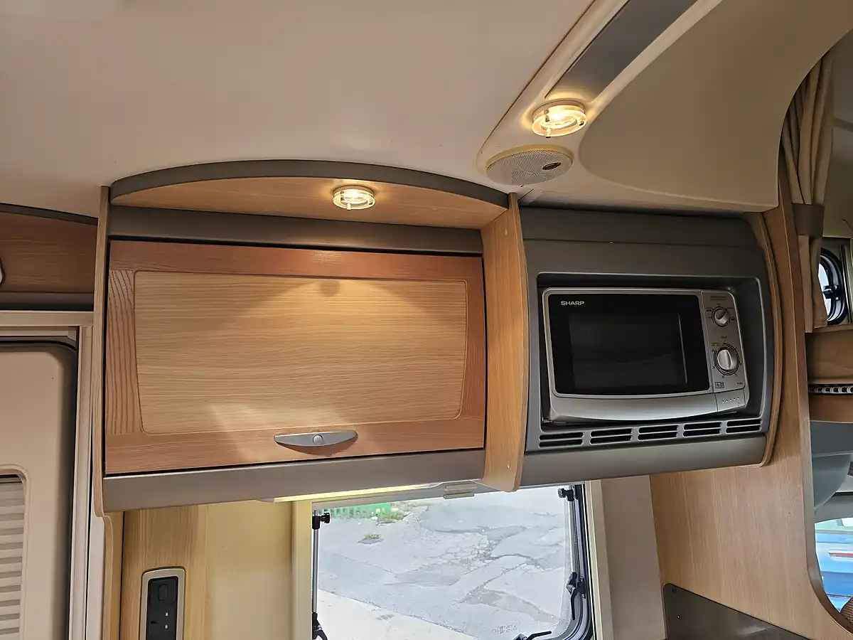 Used 2008 Bessacarr E495 Coachbuilt 6 Berth Rear U Lounge - Interior and Exterior details 12