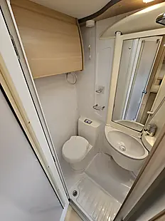 Used 2008 Bessacarr E495 Coachbuilt 6 Berth Rear U Lounge - Interior and Exterior details 16
