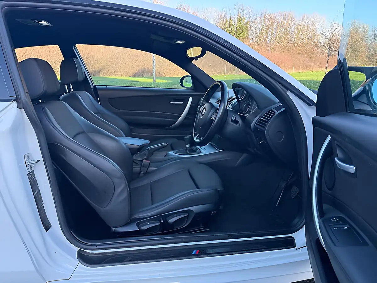 Used 2008 BMW 1 Series M Sport White - Interior and Exterior details 10