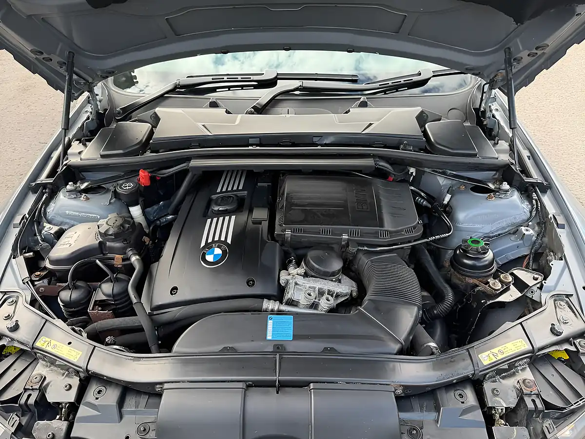 Used 2008 BMW 3 Series Se Grey - Interior and Exterior details 16