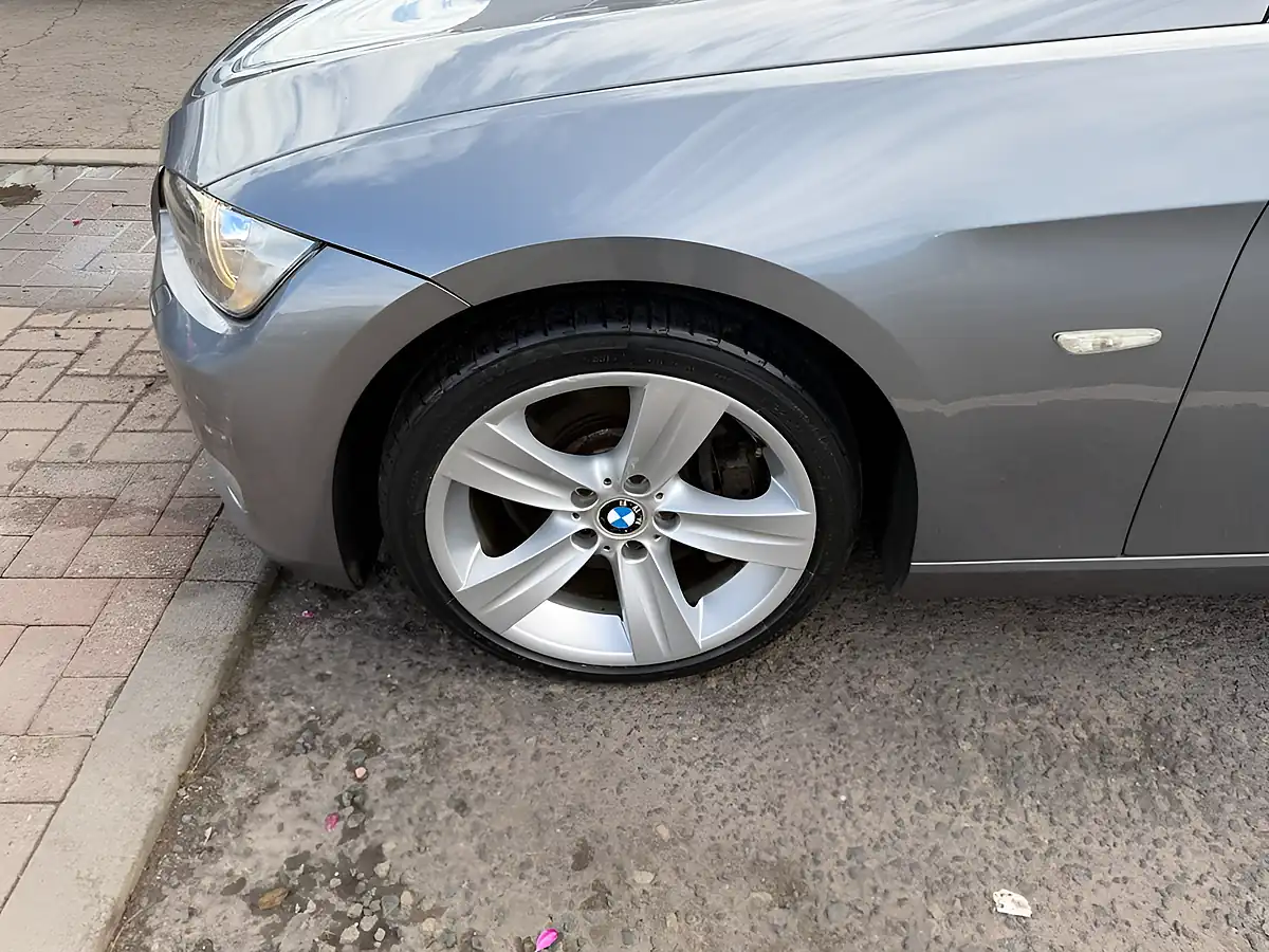 Used 2008 BMW 3 Series Se Grey - Interior and Exterior details 17