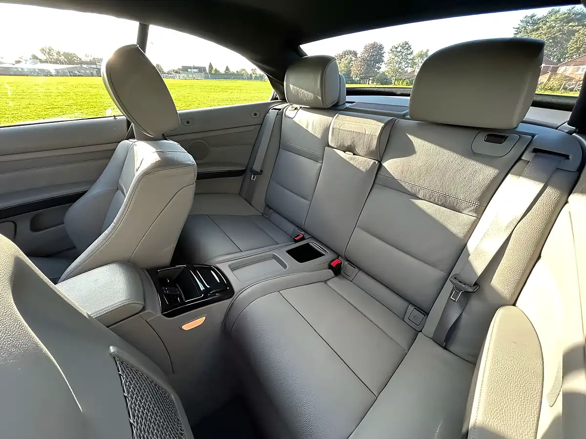 Used 2008 BMW 3 Series Se Titanium Silver - Interior and Exterior details 16