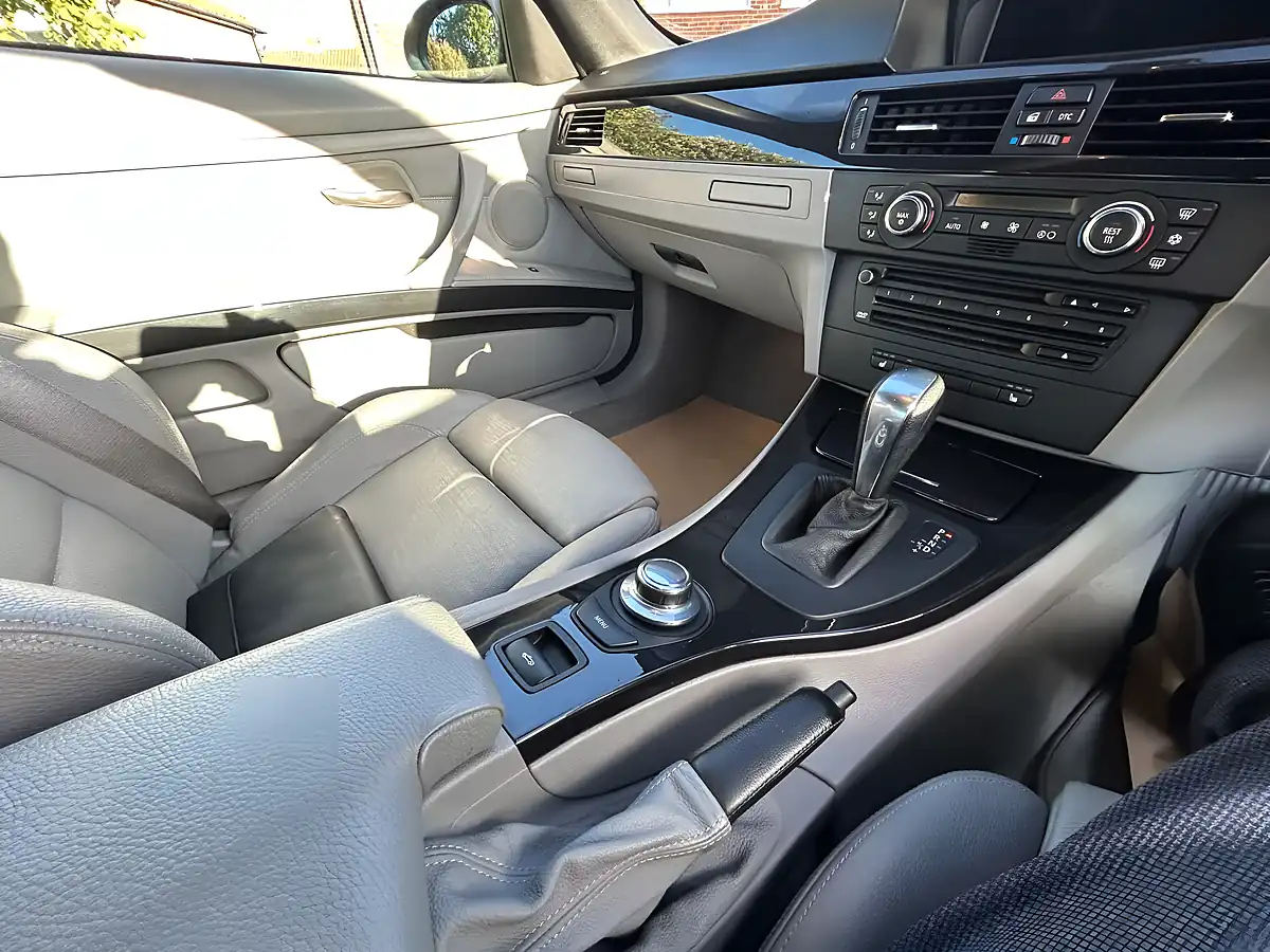 Used 2008 BMW 3 Series Se Titanium Silver - Interior and Exterior details 18