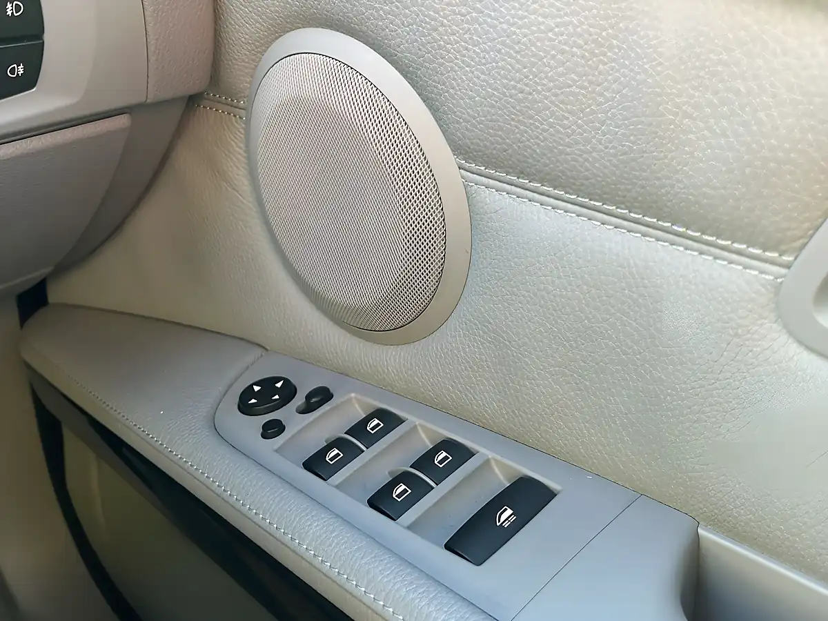 Used 2008 BMW 3 Series Se Titanium Silver - Interior and Exterior details 19