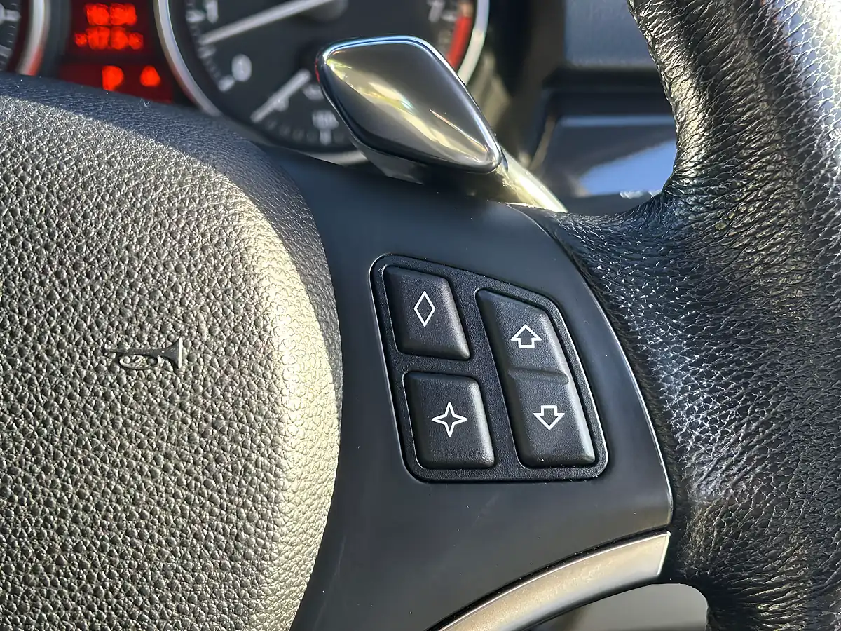 Used 2008 BMW 3 Series Se Titanium Silver - Interior and Exterior details 20