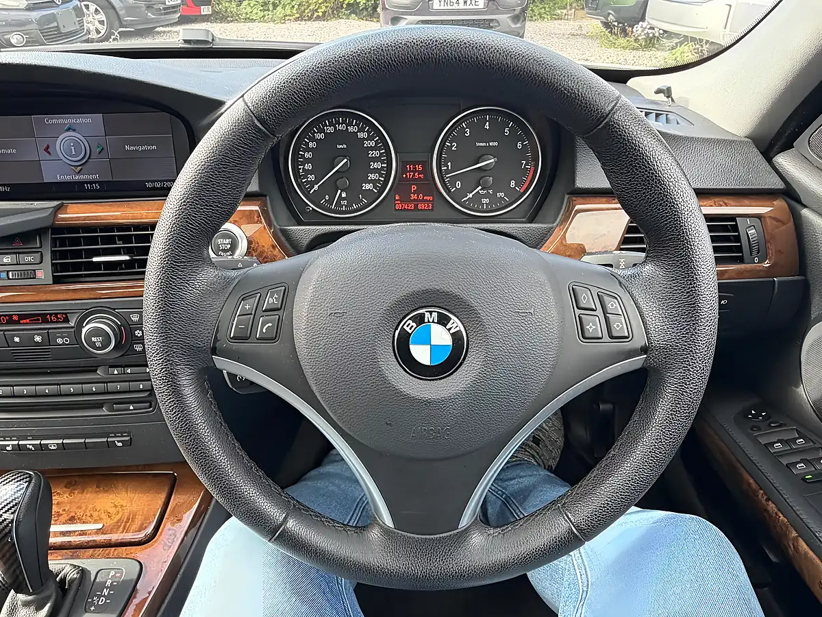 Used 2008 BMW 3 Series Se White - Interior and Exterior details 17