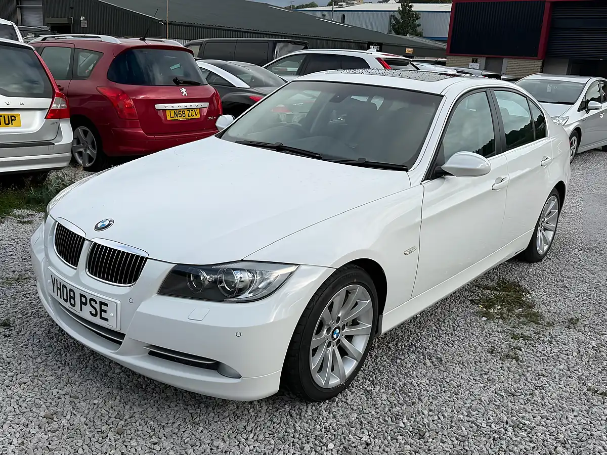 Used 2008 BMW 3 Series Se White - Interior and Exterior details 3