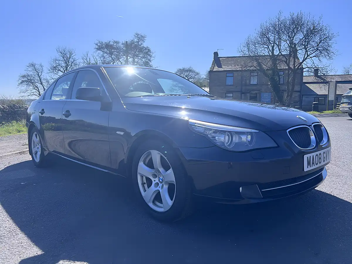 Used 2008 BMW 5 Series Se Blue - Interior and Exterior details 11