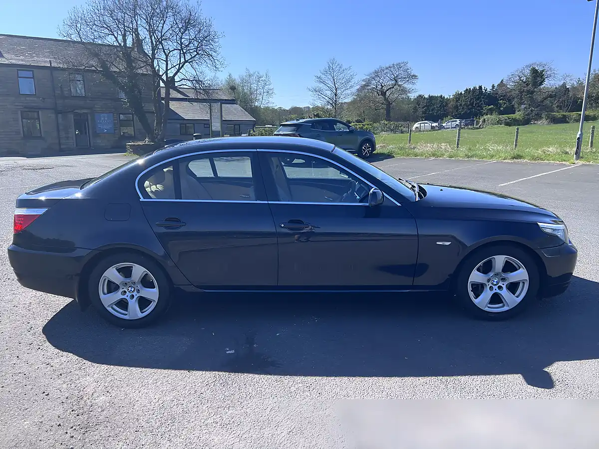 Used 2008 BMW 5 Series Se Blue - Interior and Exterior details 7