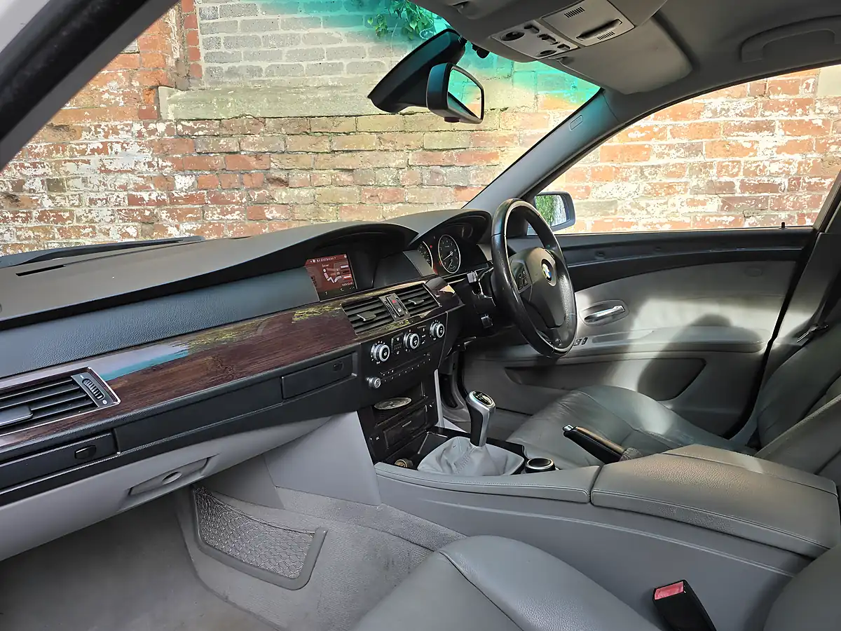 Used 2008 BMW 5 Series Se White - Interior and Exterior details 15