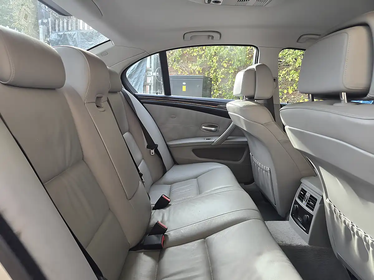 Used 2008 BMW 5 Series Se White - Interior and Exterior details 17