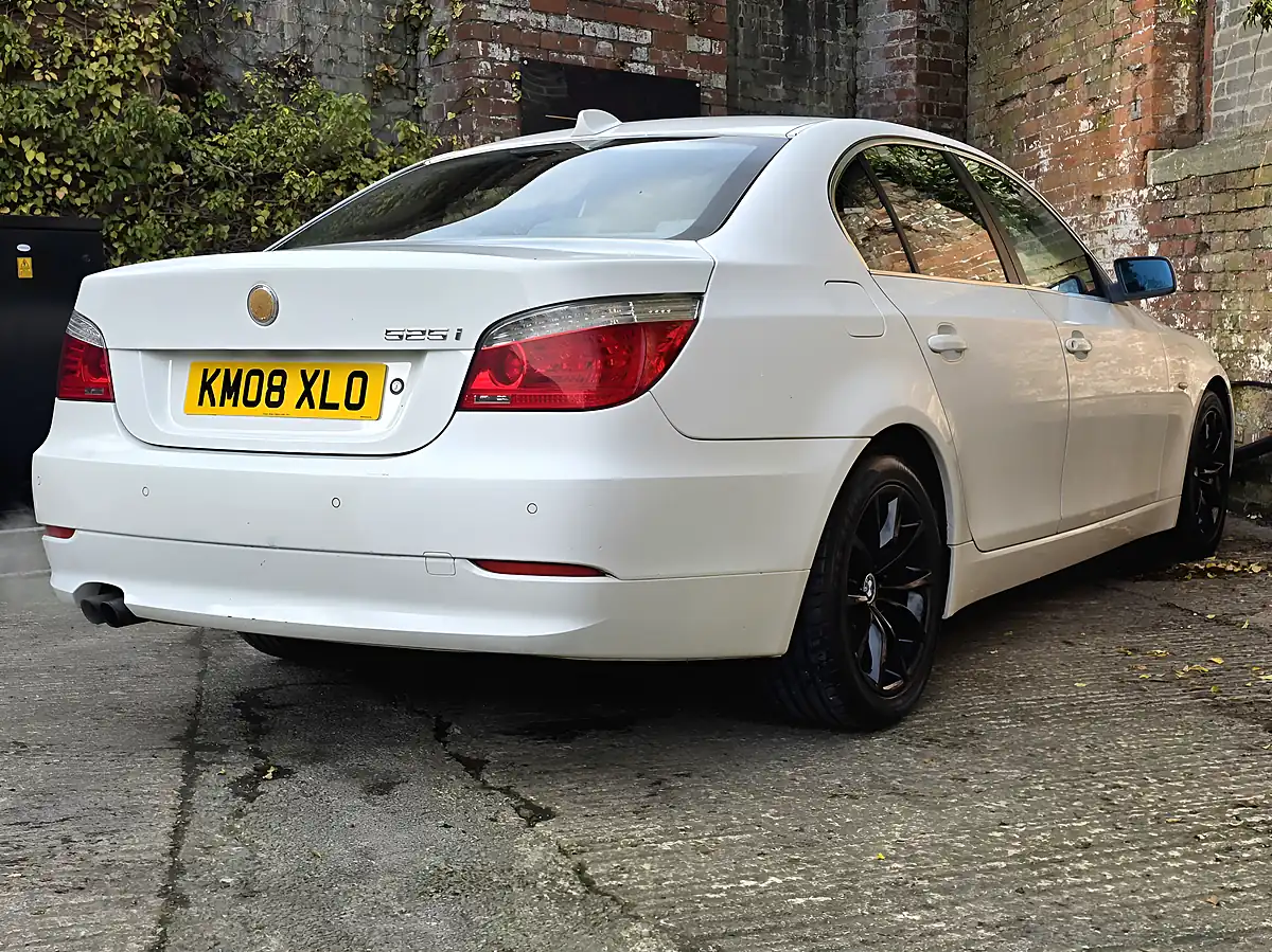 Used 2008 BMW 5 Series Se White - Interior and Exterior details 6