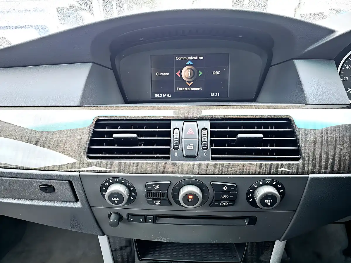 Used 2008 BMW 525i Luxury Silver - Interior and Exterior details 10