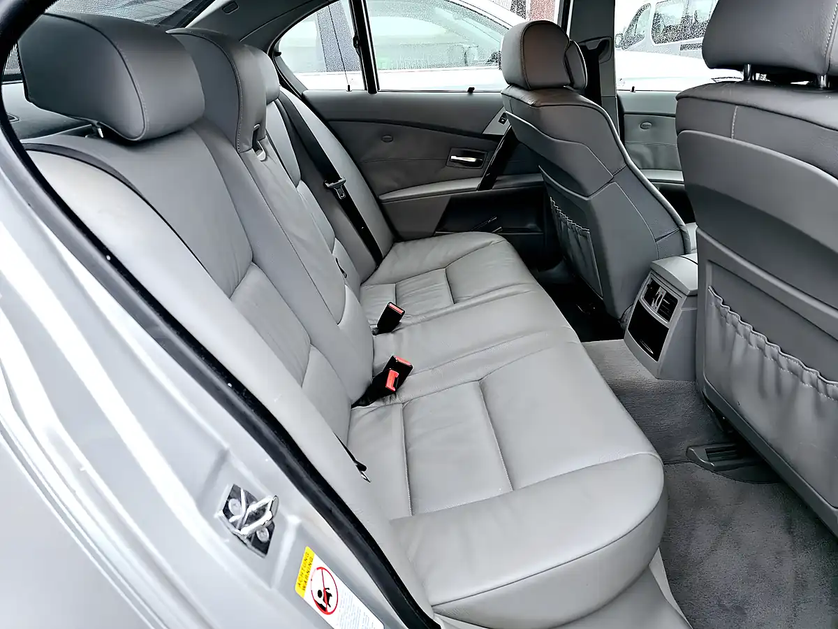 Used 2008 BMW 525i Luxury Silver - Interior and Exterior details 7