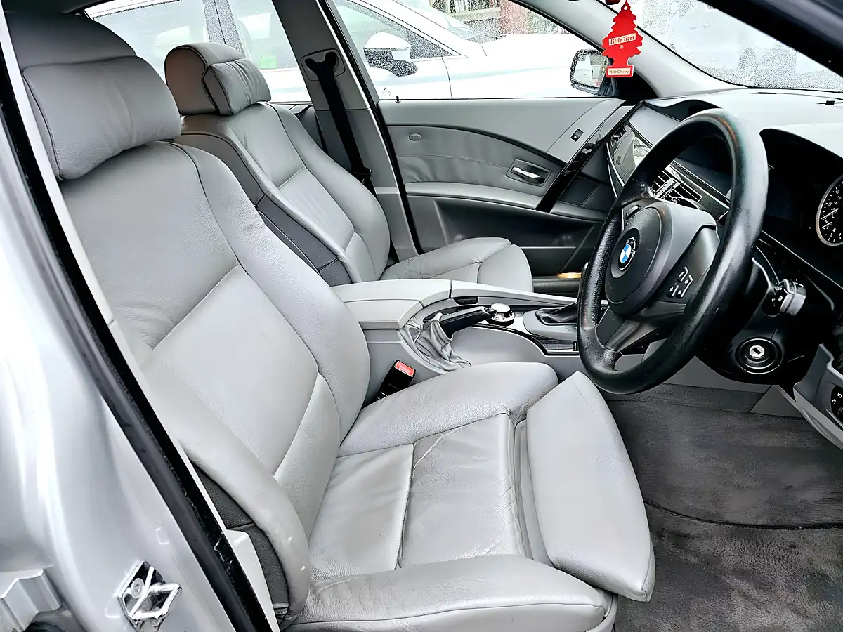 Used 2008 BMW 525i Luxury Silver - Interior and Exterior details 8