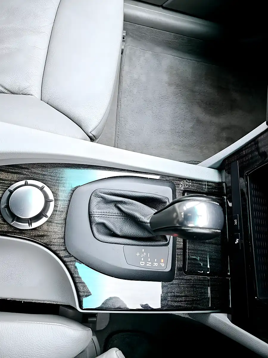 Used 2008 BMW 525i Luxury Silver - Interior and Exterior details 9