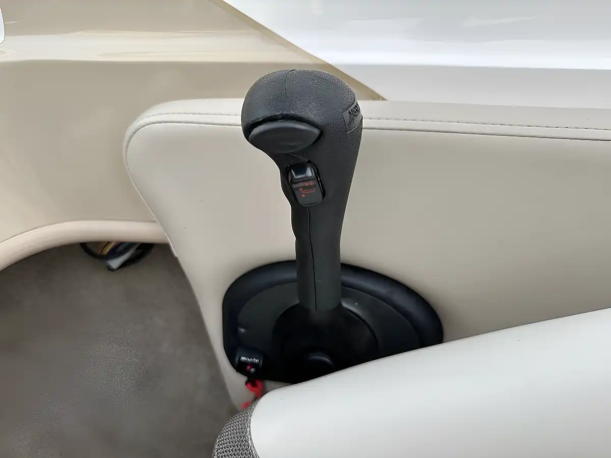 Used 2008 Campion Allante 505 White/Black - Interior and Exterior details 15
