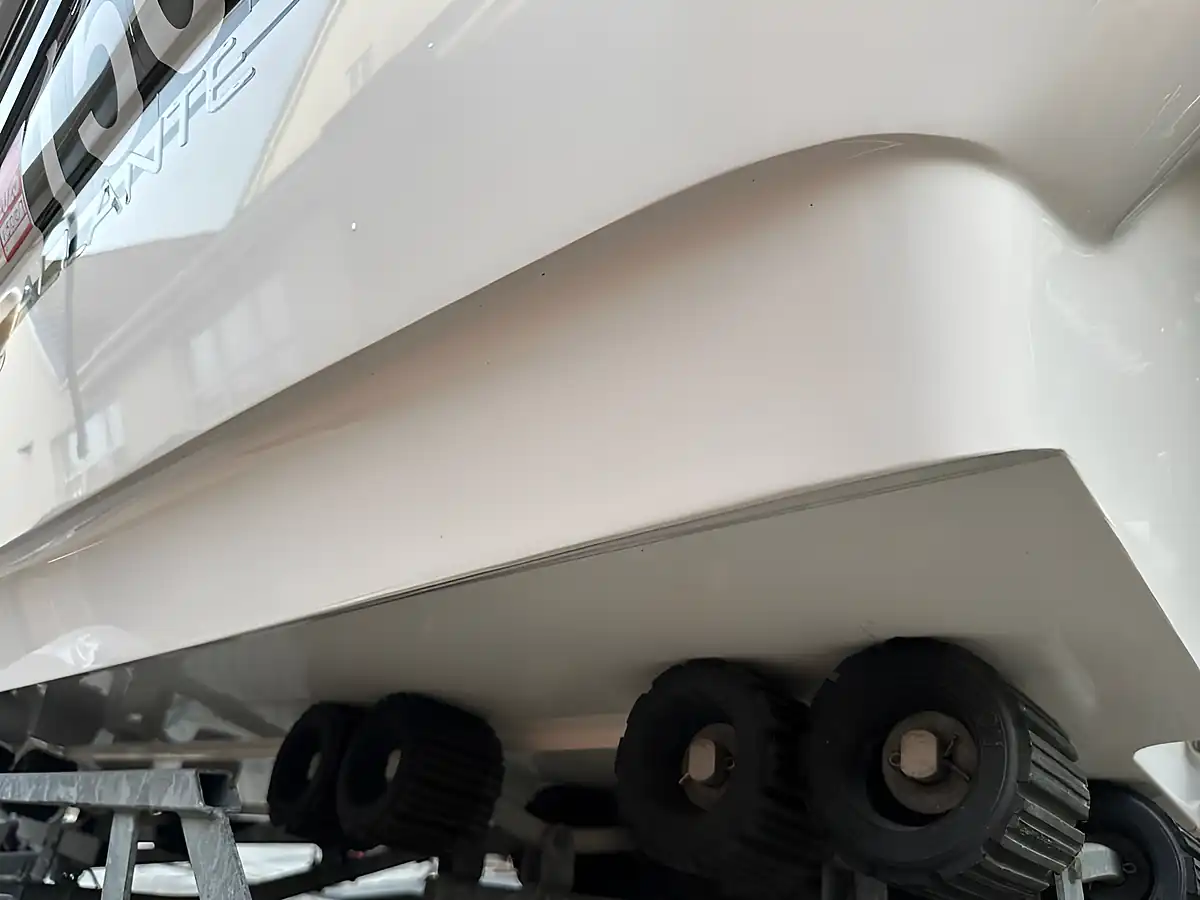 Used 2008 Campion Allante 505 White/Black - Interior and Exterior details 18
