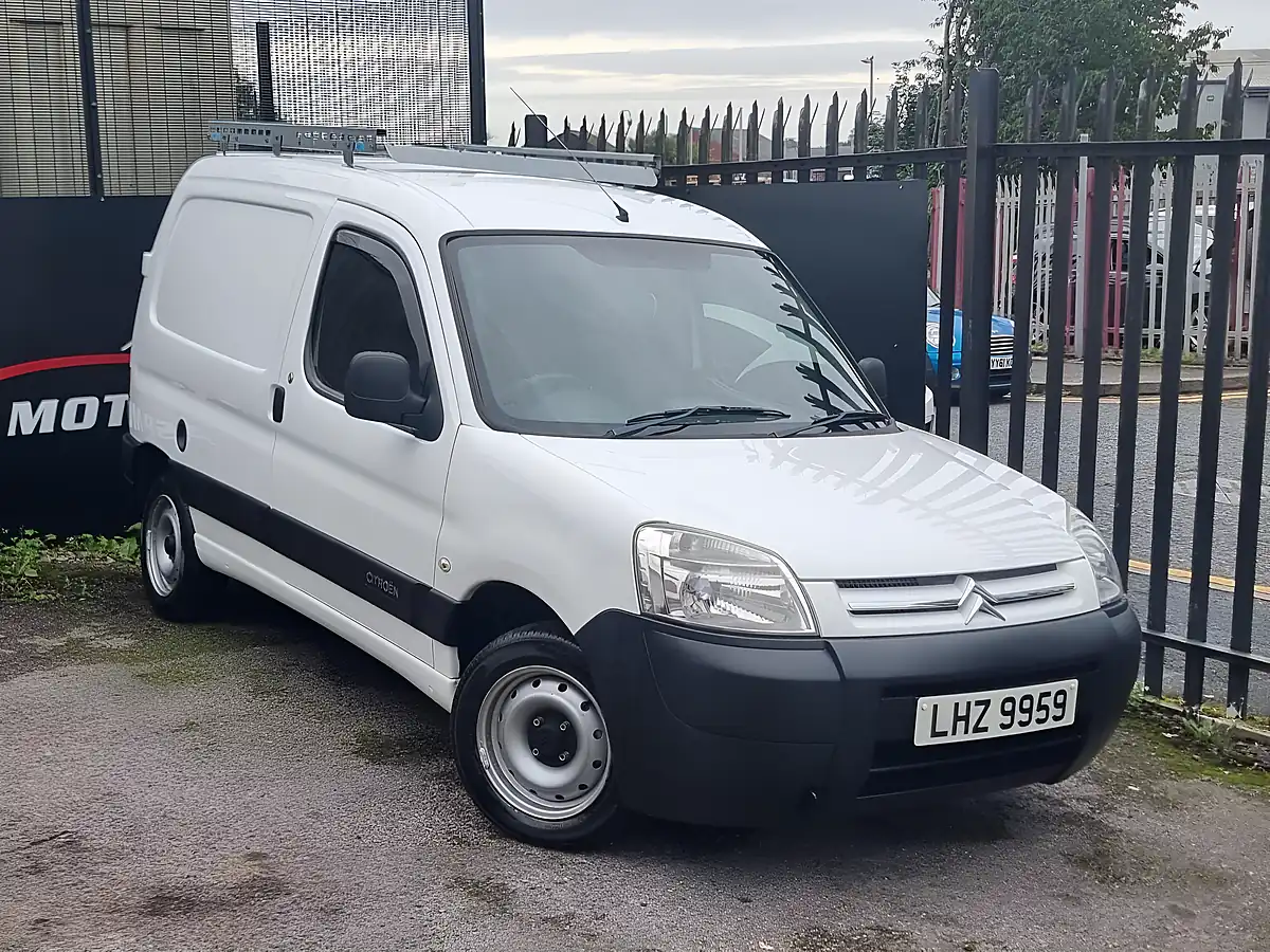 Used 2008 Citroen Berlingo 750 Panel Van White - Front View