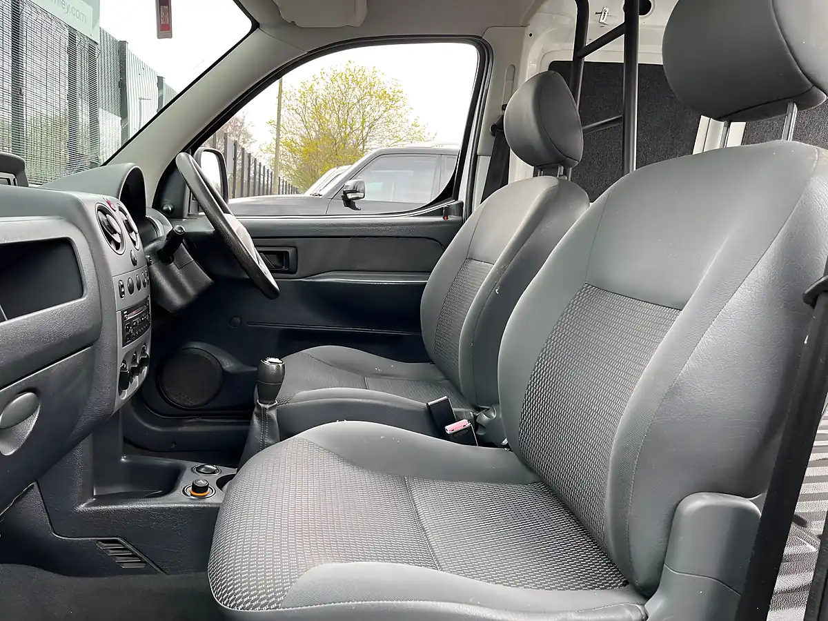 Used 2008 Citroen Berlingo Enterprise White - Interior and Exterior details 16