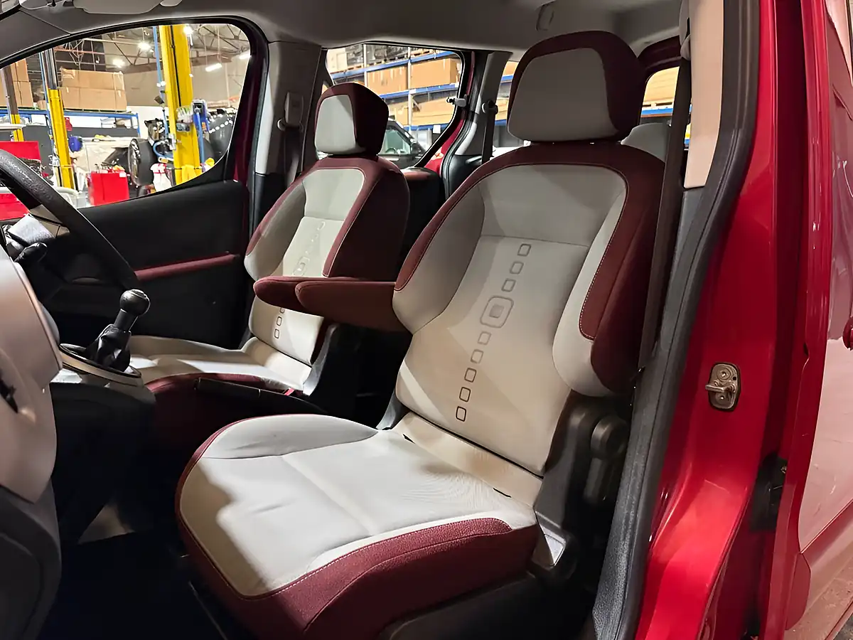Used 2008 Citroen Berlingo Vtr Multispace Red - Interior and Exterior details 13