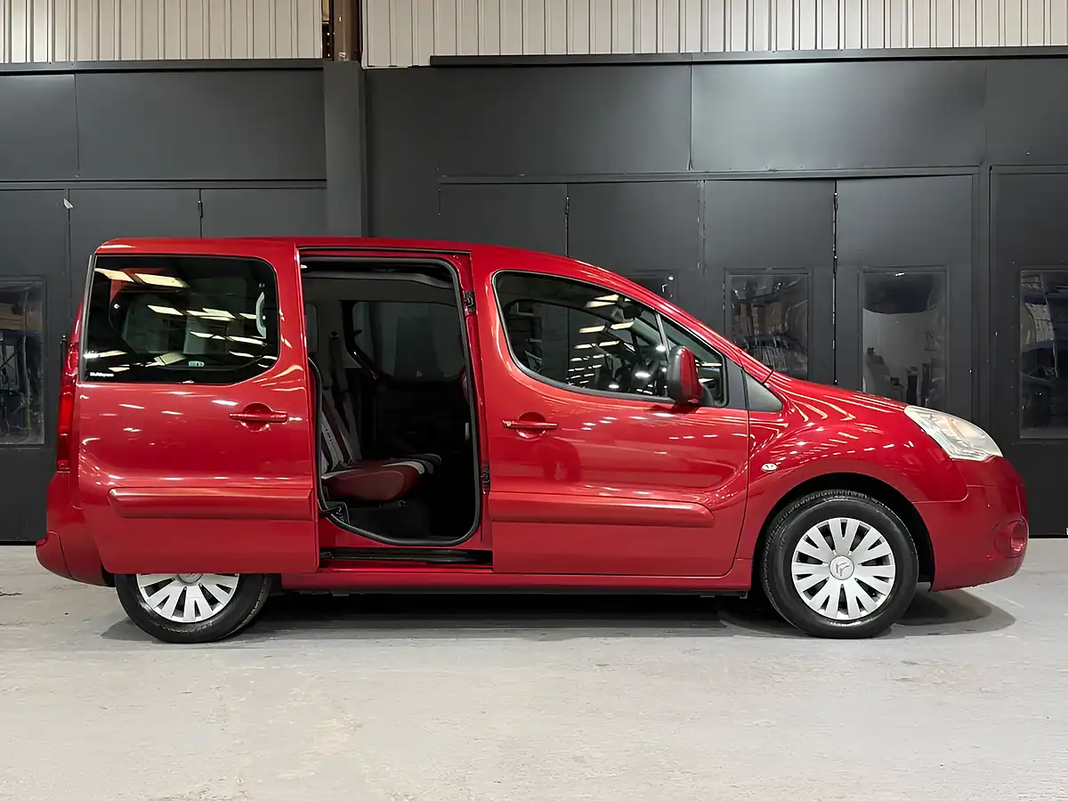 Used 2008 Citroen Berlingo Vtr Multispace Red - Interior and Exterior details 5