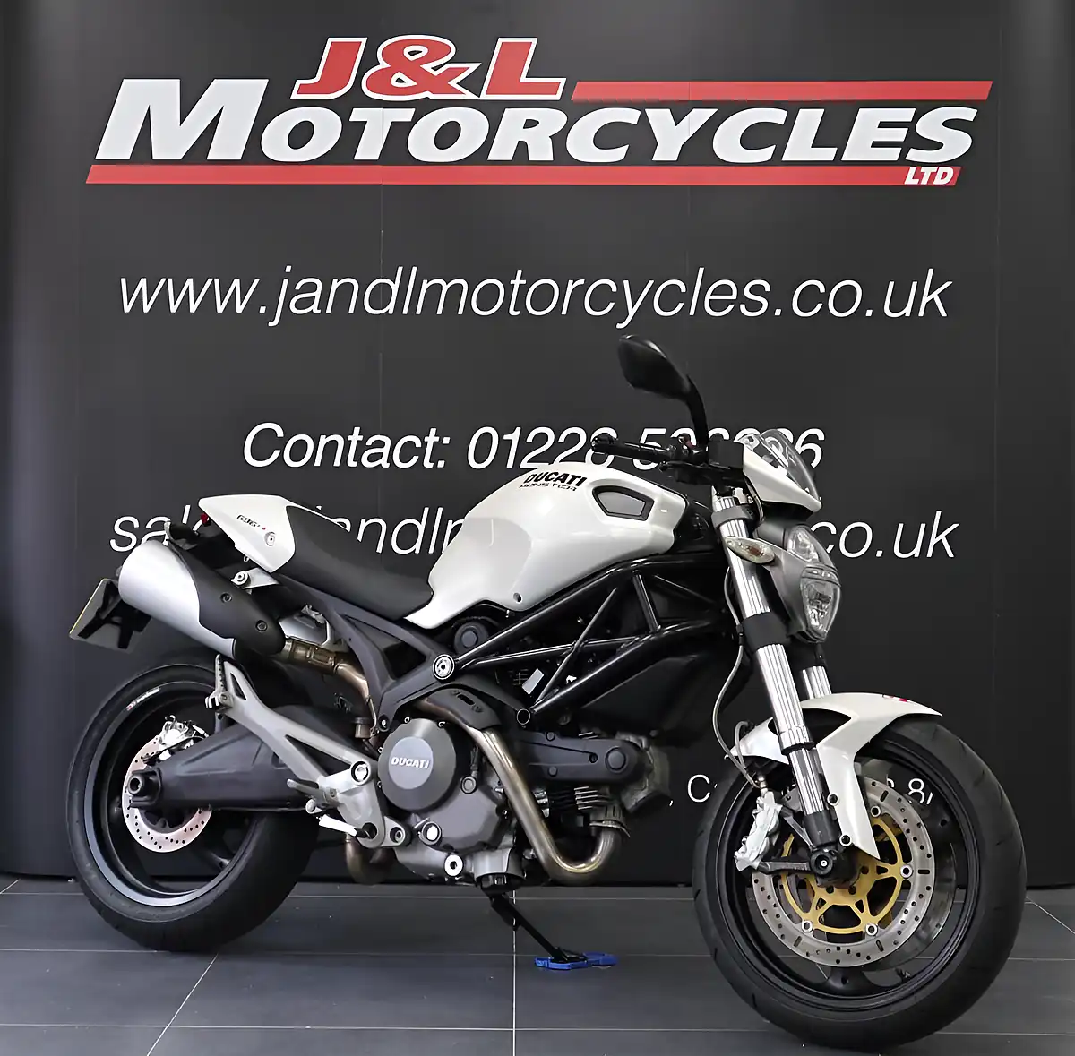 Used 2008 Ducati Monster 696+ White - Interior and Exterior details 2