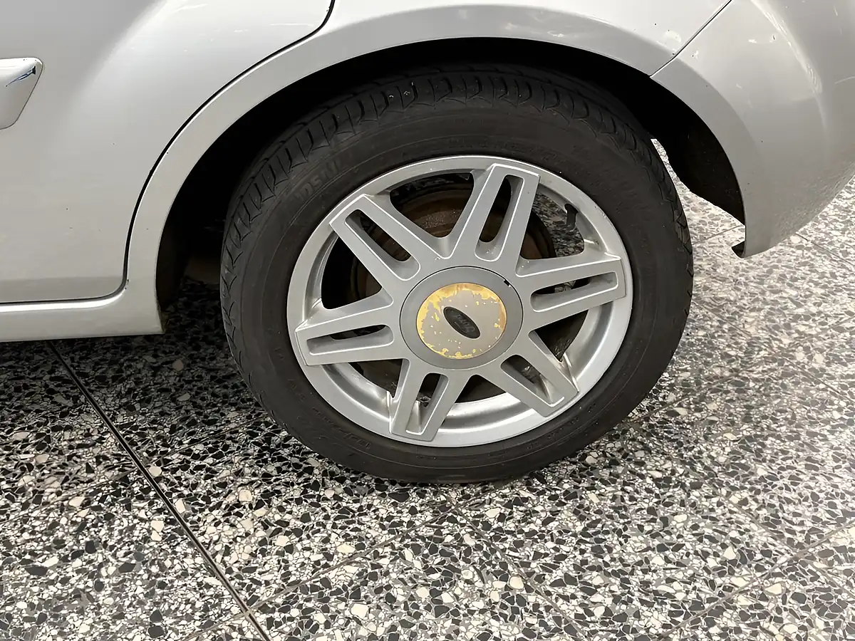Used 2008 Ford Fiesta Ghia Silver - Interior and Exterior details 11