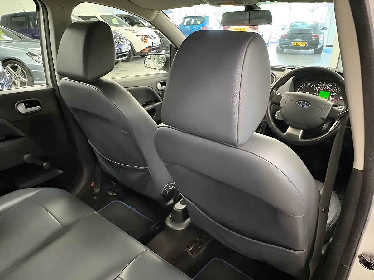 Used 2008 Ford Fiesta Ghia Silver - Interior and Exterior details 12