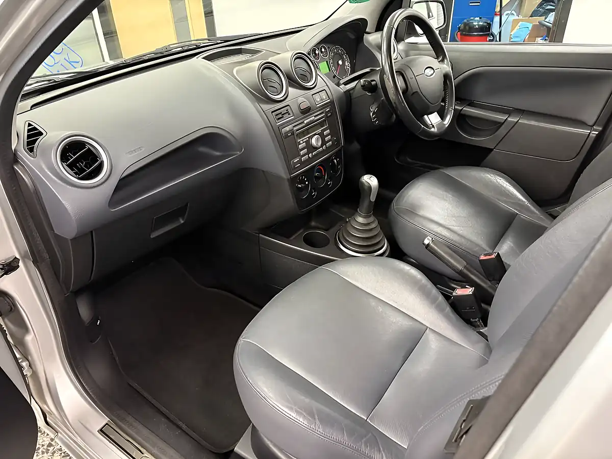 Used 2008 Ford Fiesta Ghia Silver - Interior and Exterior details 14