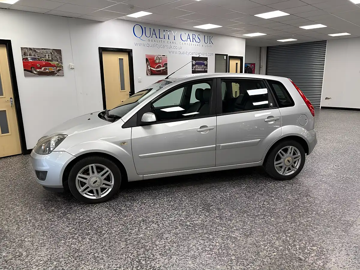 Used 2008 Ford Fiesta Ghia Silver - Interior and Exterior details 3