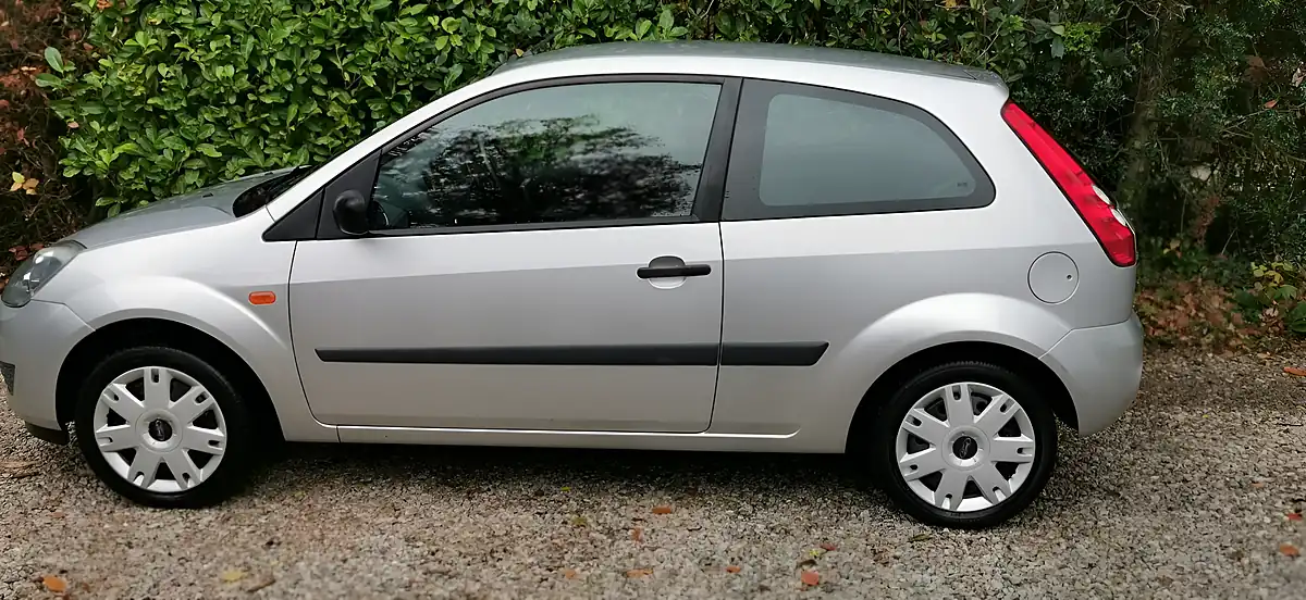 Used 2008 Ford Fiesta Style Climate Silver - Interior and Exterior details 4