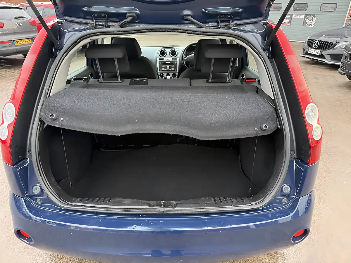 Used 2008 Ford Fiesta Zetec Blue - Interior and Exterior details 15