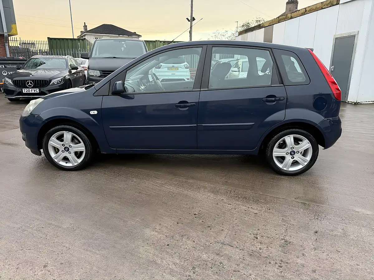 Used 2008 Ford Fiesta Zetec Blue - Interior and Exterior details 5