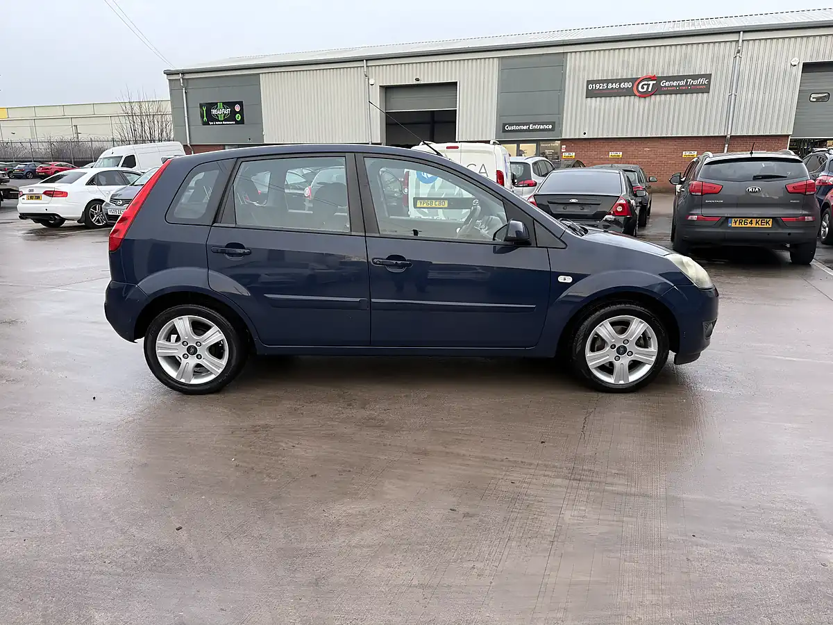 Used 2008 Ford Fiesta Zetec Blue - Interior and Exterior details 6