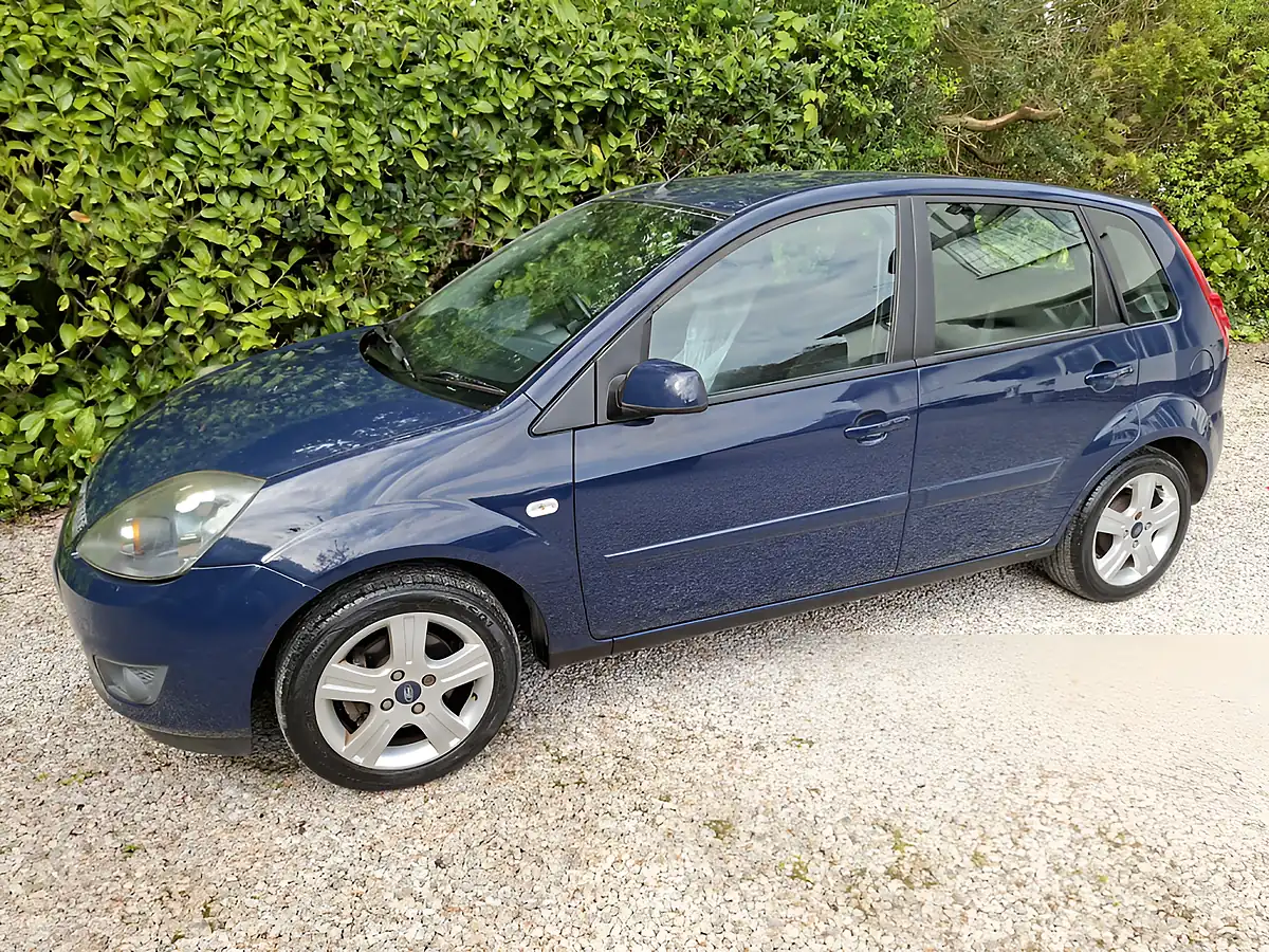 Used 2008 Ford Fiesta Zetec Climate Blue - Front View