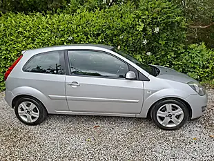 Used 2008 Ford Fiesta Zetec Climate Silver - Interior and Exterior details 3
