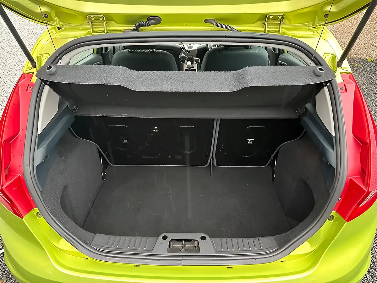Used 2008 Ford Fiesta Zetec Green - Interior and Exterior details 14