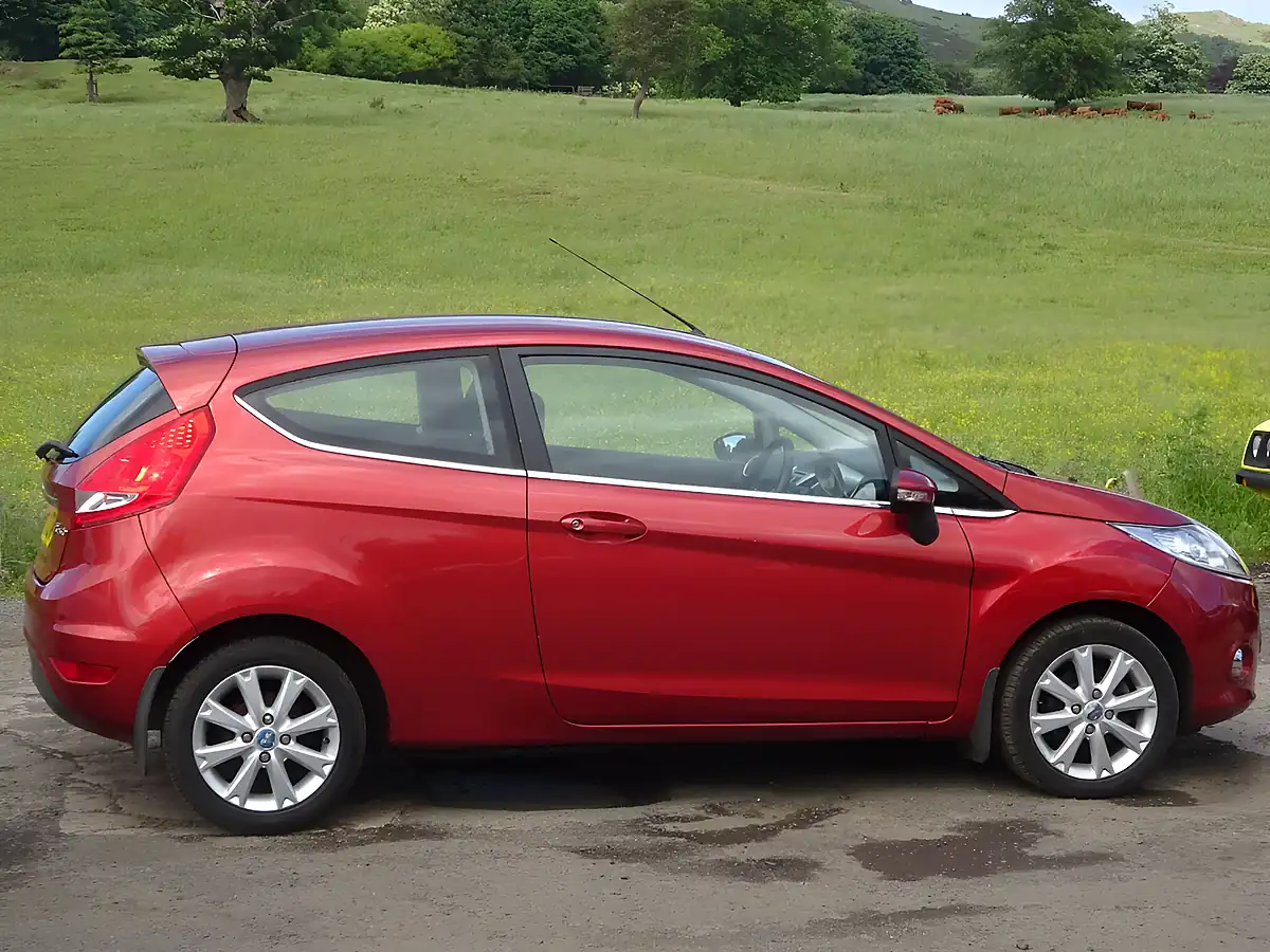 Used 2008 Ford Fiesta Zetec Red - Interior and Exterior details 12