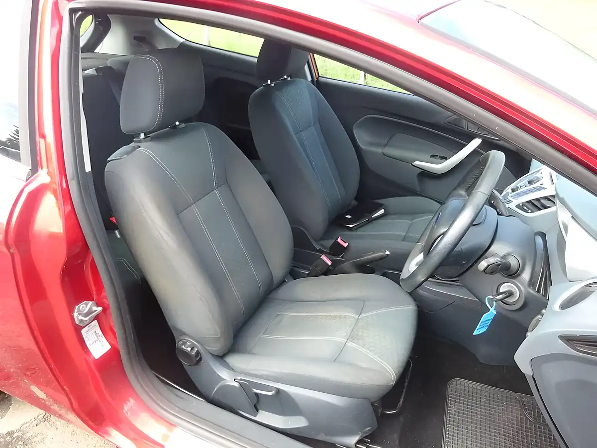Used 2008 Ford Fiesta Zetec Red - Interior and Exterior details 17