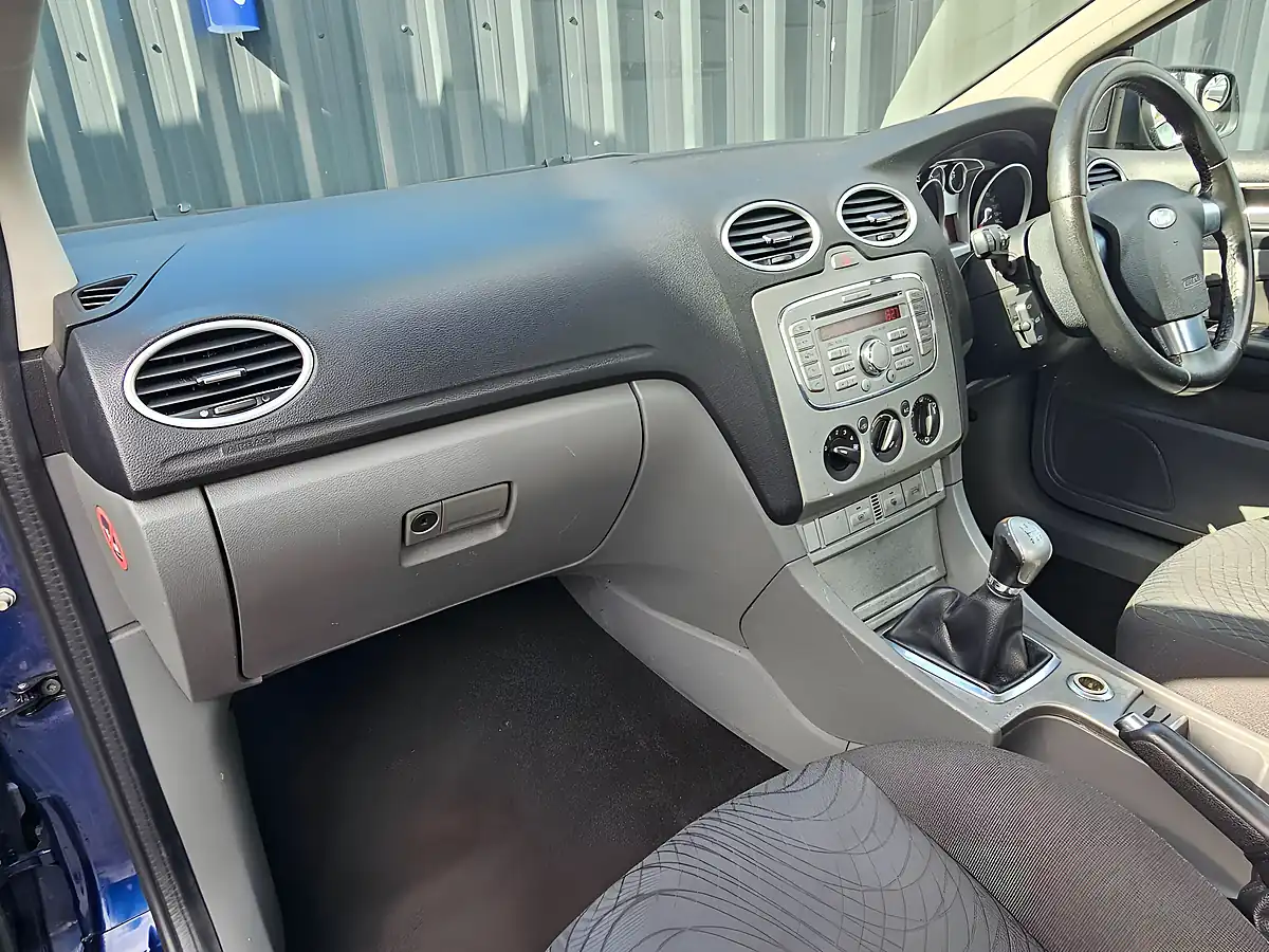 Used 2008 Ford Focus Cc Blue - Interior and Exterior details 12