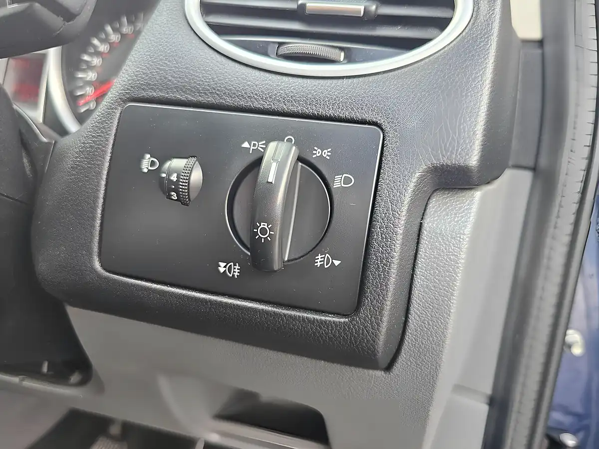 Used 2008 Ford Focus Cc Blue - Interior and Exterior details 20