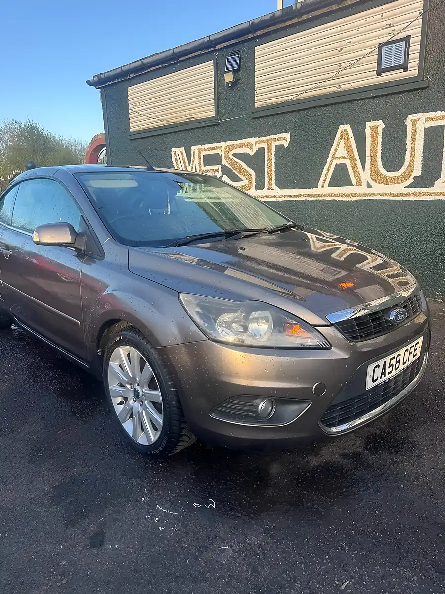 Used 2008 Ford Focus Coupé-Cabriolet - Interior and Exterior details 3